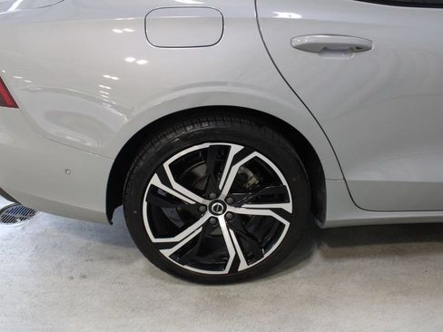 Used 2024 Volvo S60 B5 Plus FWD image 26