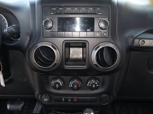 Used 2013 Jeep Wrangler Sport AWD/4WD image 12