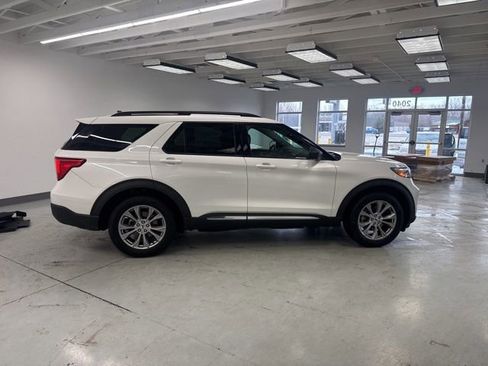 Used 2021 Ford Explorer XLT w/ Equipment Group 202A image 14