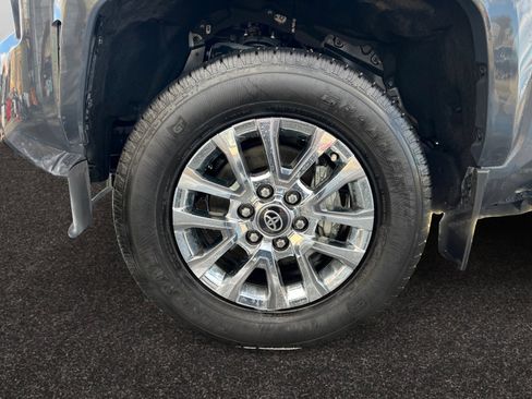 Used 2024 Toyota Tacoma Limited image 14