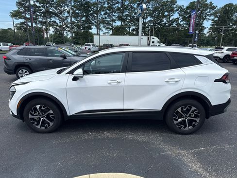 Used 2024 Kia Sportage EX image 6