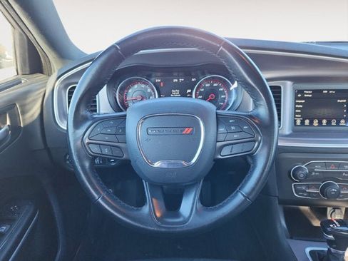 Used 2022 Dodge Charger SXT image 12