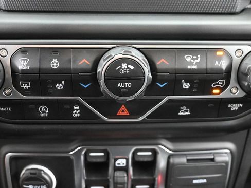 Used 2023 Jeep Gladiator Sport AWD/4WD image 20