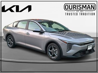 New 2025 Kia K4 LXS