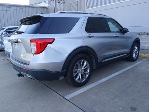 Used 2022 Ford Explorer Limited w/ Equipment Group 301A image 6