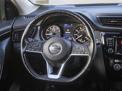 Used 2021 Nissan Rogue Sport SV image 15