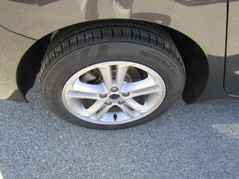 Used 2017 Chevrolet Cruze LT image 15