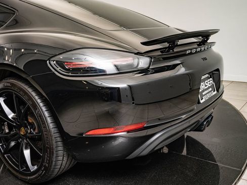 Used 2018 Porsche 718 Cayman RWD image 20