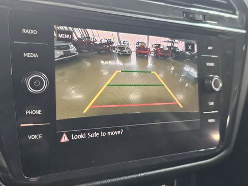 Used 2019 Volkswagen Tiguan SE FWD image 38
