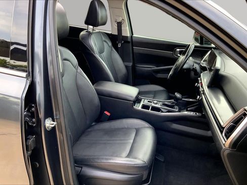 Used 2024 Kia Sorento S w/ Panoramic Sunroof Package FWD image 8