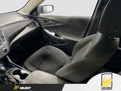 Used 2021 Chevrolet Malibu LT FWD image 22