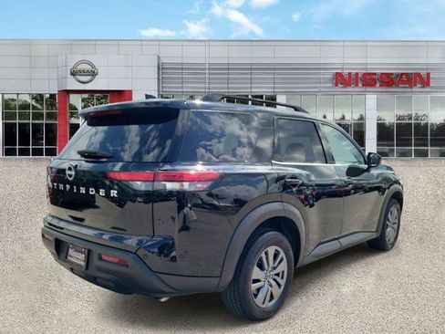 Certified 2025 Nissan Pathfinder SV FWD image 5