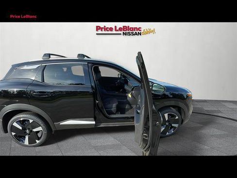 Used 2025 Nissan Kicks SR FWD image 13