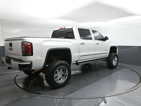 Used 2018 GMC Sierra 1500 Denali w/ Denali Ultimate Package AWD/4WD image 8