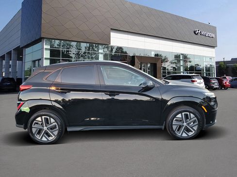 Certified 2023 Hyundai Kona SE image 4