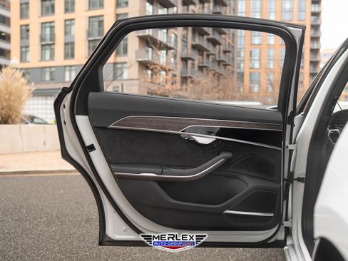 Used 2021 Audi A8 L 3.0T w/ Executive Plus Package image 45