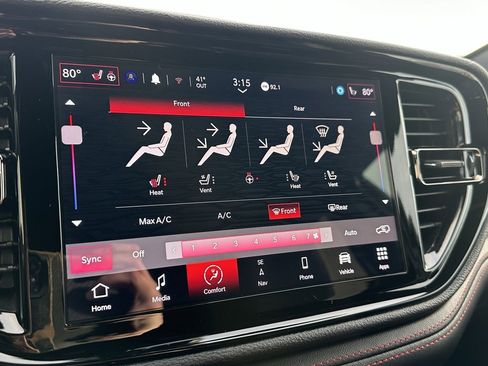 Used 2024 Dodge Durango GT image 32