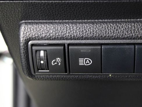 Used 2020 Toyota Corolla SE image 21