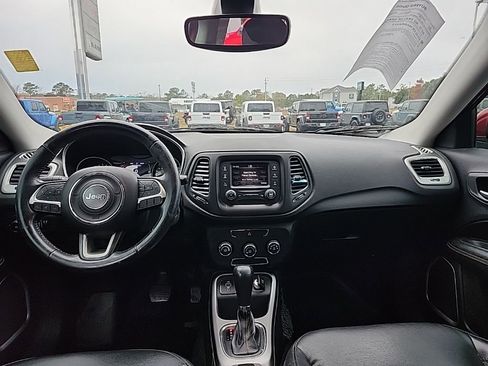 Certified 2018 Jeep Compass Latitude image 3