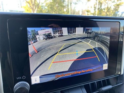 Used 2023 Toyota RAV4 SE image 22