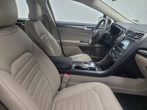 Used 2018 Ford Fusion SE w/ Fusion SE Technology Package FWD image 21