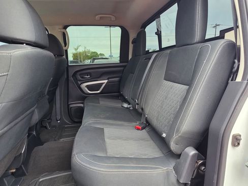 Used 2019 Nissan Titan SV AWD/4WD image 30