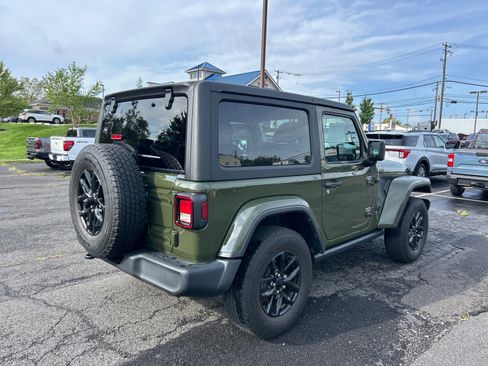 Used 2023 Jeep Wrangler Sport AWD/4WD image 5