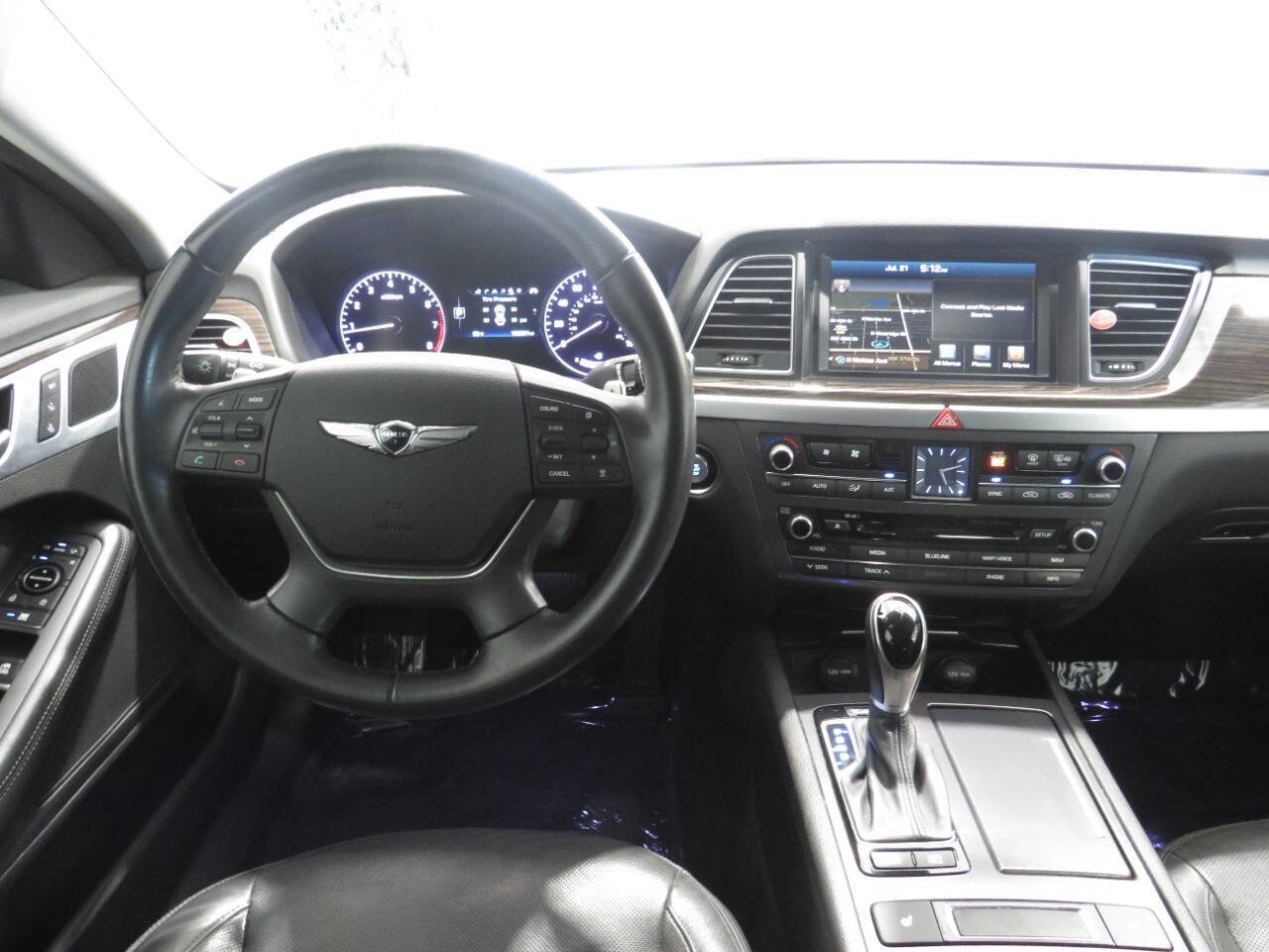 Used 2017 Genesis G80 3.8 RWD image 11