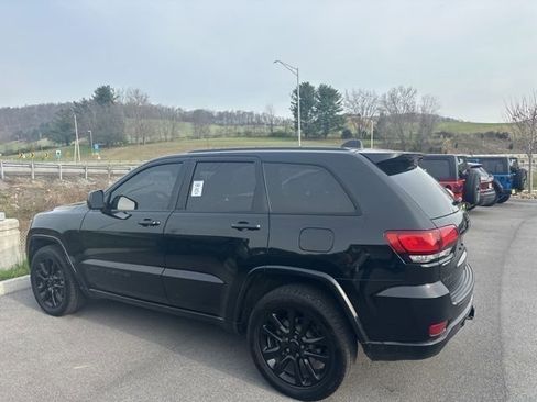 Used 2021 Jeep Grand Cherokee Laredo X image 27