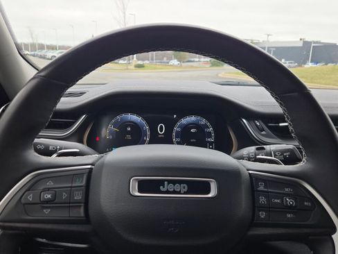 Used 2021 Jeep Grand Cherokee L Limited image 32