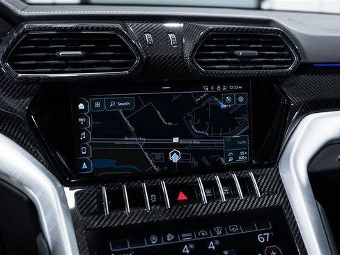 Used 2022 Lamborghini Urus AWD/4WD image 59