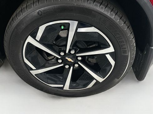 Used 2025 Chevrolet Equinox EV LT FWD image 11