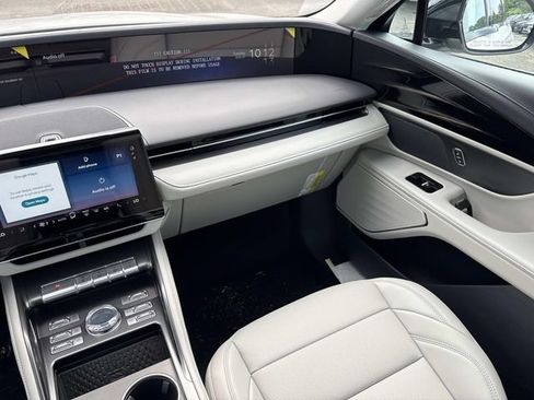 New 2026 Lincoln Nautilus Premier w/ Jet Appearance Package AWD/4WD image 13