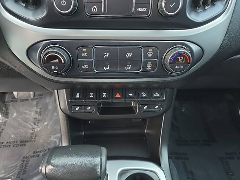 Used 2020 Chevrolet Colorado ZR2 image 16