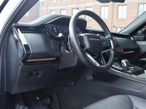Used 2025 Land Rover Range Rover Sport SE AWD/4WD image 12