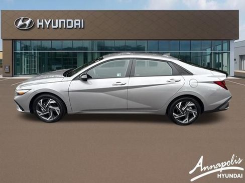 Certified 2025 Hyundai Elantra Sport image 2