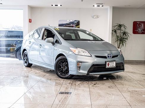 Used 2015 Toyota Prius Three image 5