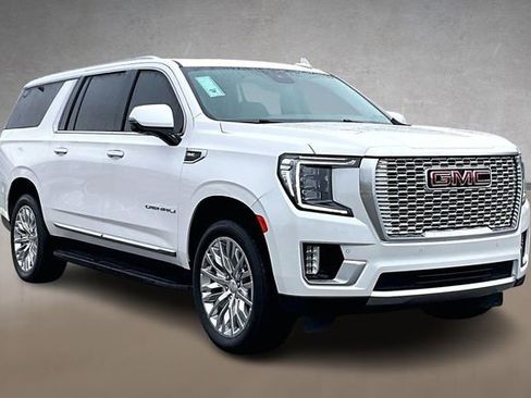 Used 2023 GMC Yukon XL Denali w/ LPO, Floor Liner Package image 10