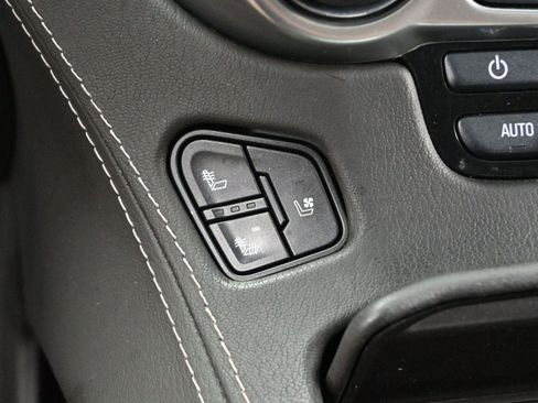 Used 2019 Chevrolet Suburban Premier w/ Premier Plus Edition image 25