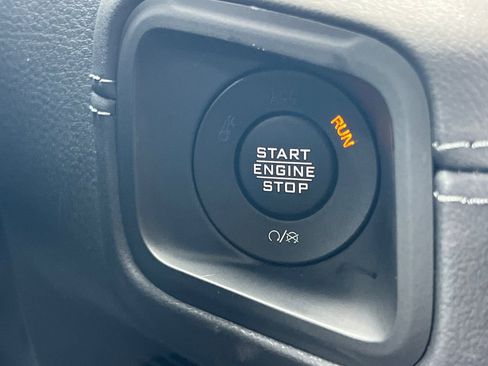Used 2025 Jeep Wrangler Unlimited Sahara w/ Safety Group AWD/4WD image 22
