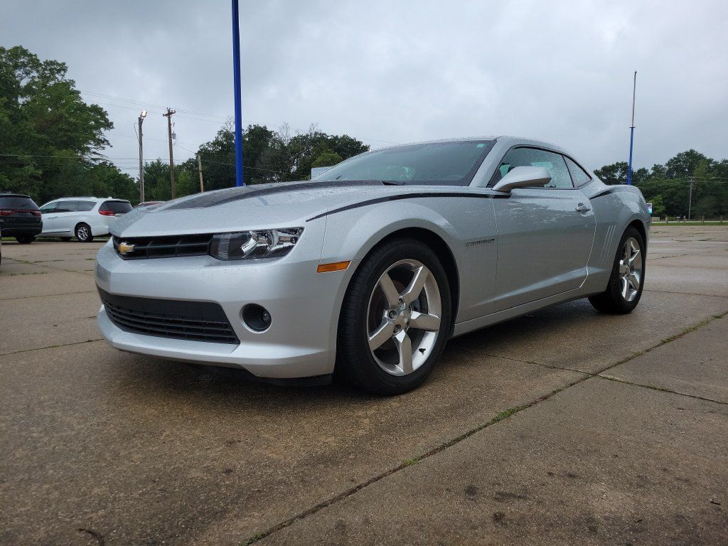 Used 2015 Chevrolet Camaro LT w/ 1LT Preferred Package RWD image 2