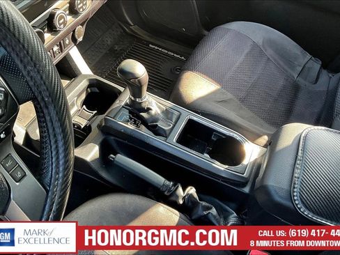 Used 2019 Toyota Tacoma TRD Sport image 18