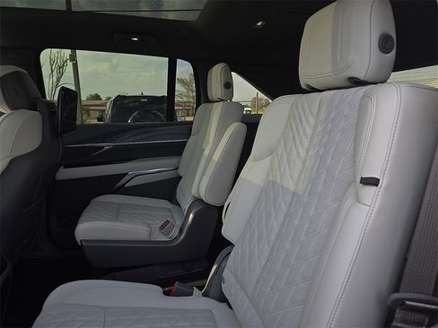 New 2026 Cadillac Escalade IQ Luxury 1 w/ LPO, Floor Liner Package image 15