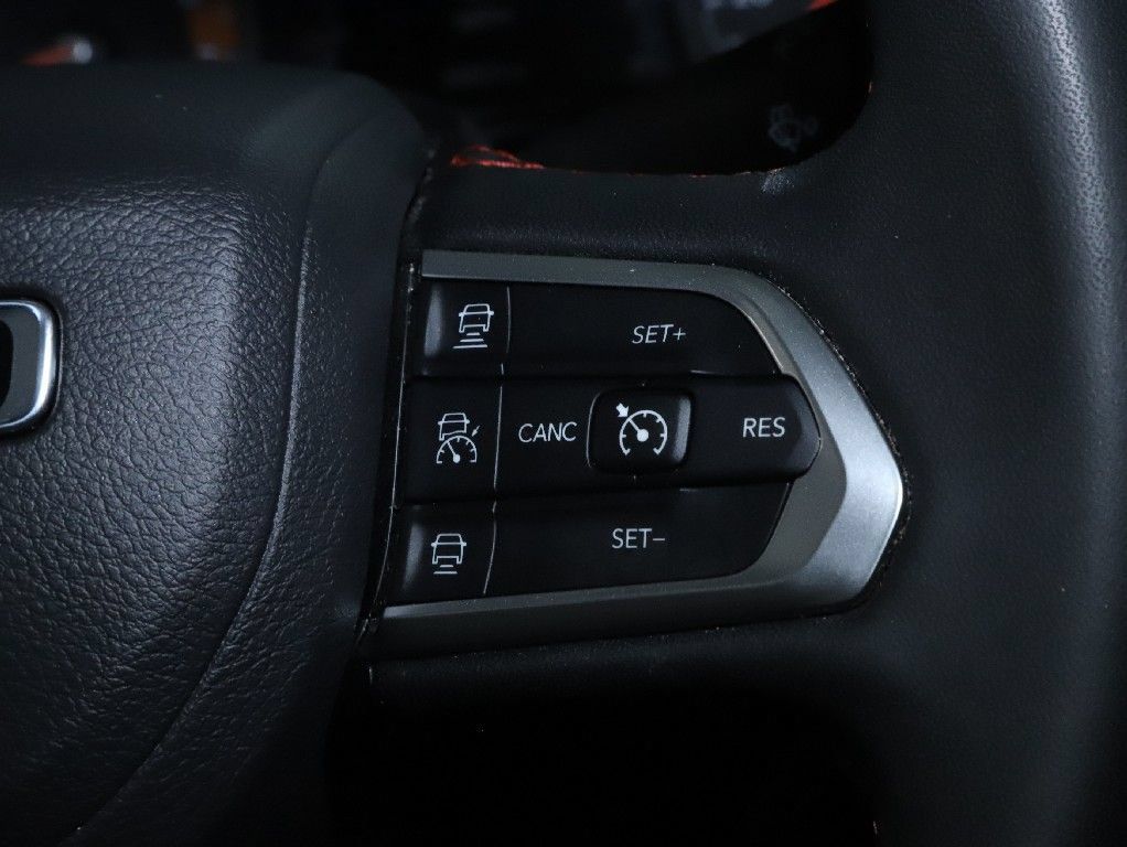 Used 2025 Jeep Compass Trailhawk AWD/4WD image 23