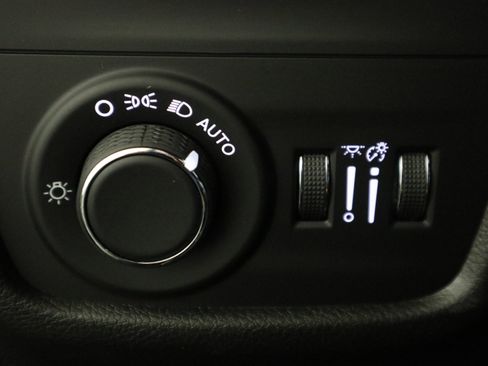 New 2025 Jeep Grand Cherokee L Altitude image 35