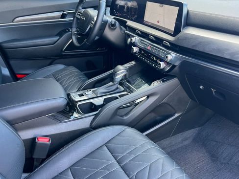 Used 2025 Kia Telluride SX Prestige X-Line image 18