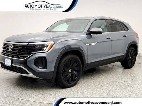 Used 2024 Volkswagen Atlas Cross Sport SE FWD image 1
