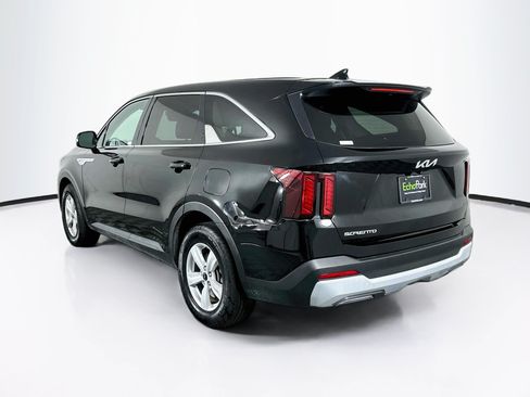 Used 2026 Kia Sorento LX FWD image 5