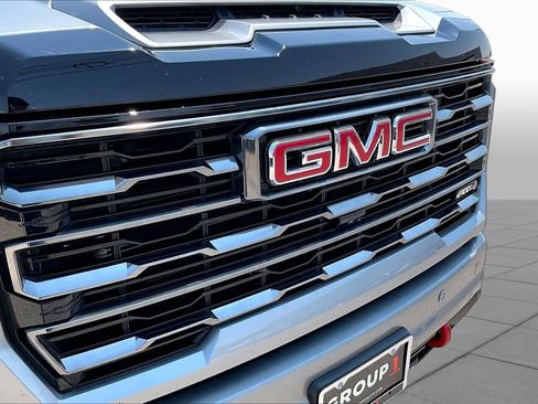 Used 2024 GMC Sierra 2500 AT4 w/ AT4 Preferred Package AWD/4WD image 30