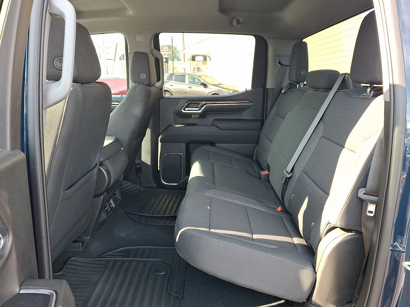 Used 2023 Chevrolet Silverado 1500 LT AWD/4WD image 12